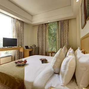 4* Hotel Saltstayz Corporate Suite- Golf Course Road And Near Galleria Market